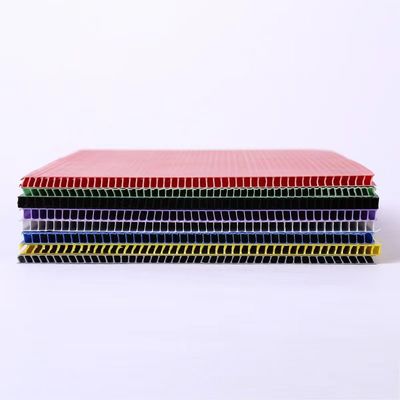 Anti Pressure Pp Hollow Corrugated Sheet Anti Corrosion Color Glossy Corrugated Plastic Board